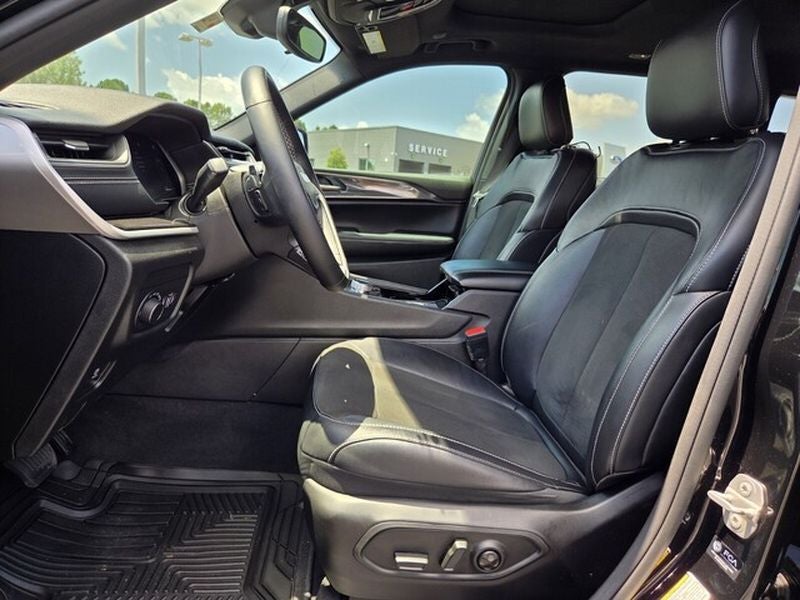 2022 Jeep Grand Cherokee Altitude