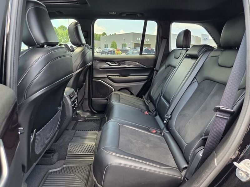 2022 Jeep Grand Cherokee Altitude