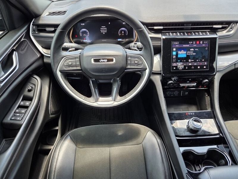 2022 Jeep Grand Cherokee Altitude