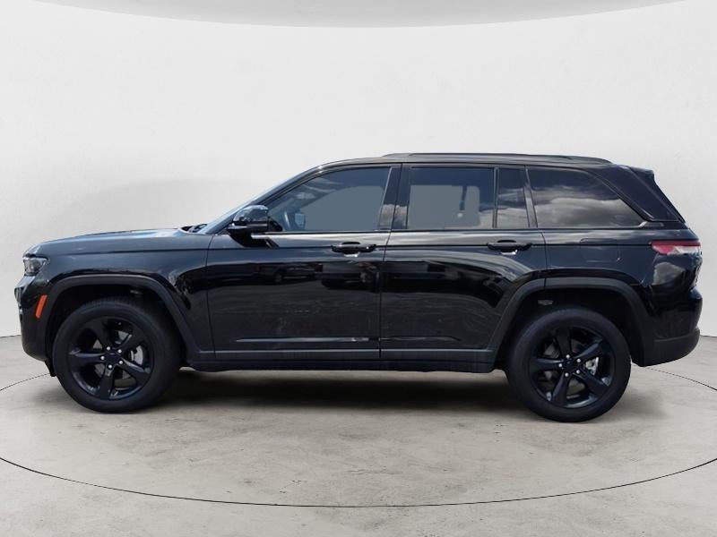 2022 Jeep Grand Cherokee Altitude