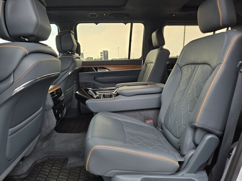 2023 Jeep Grand Wagoneer Series III