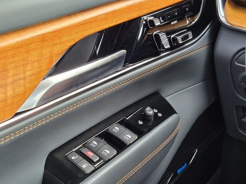 2023 Jeep Grand Wagoneer Series III