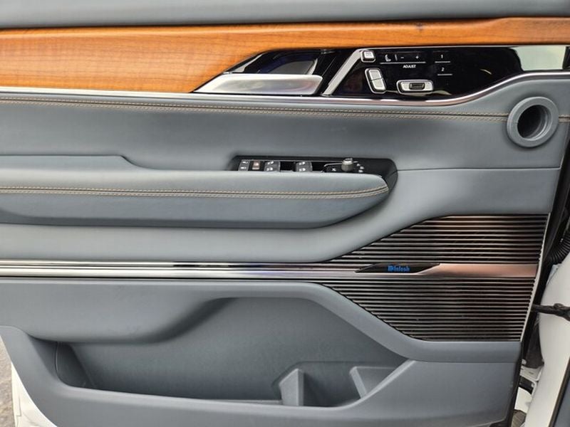 2023 Jeep Grand Wagoneer Series III