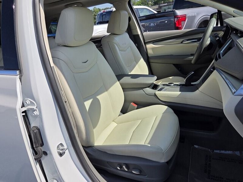 2025 Cadillac XT5 FWD Premium Luxury
