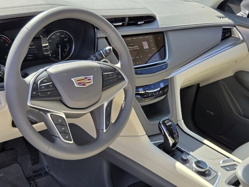 2025 Cadillac XT5 FWD Premium Luxury
