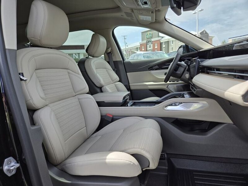 2025 Lincoln Nautilus Reserve